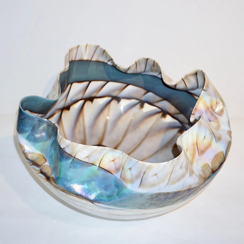 1990s Italian Blue and Mother-of-Pearl White Murano Glass Iridescent Shell Bowl