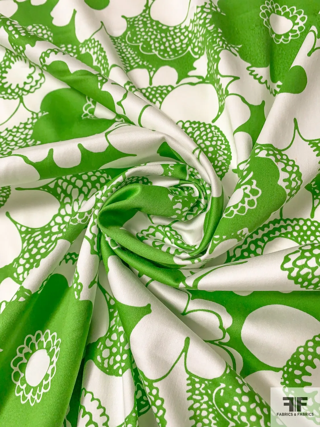 Animated Floral Fine Brushed Stretch Cotton Twill - Shamrock Green / Off-White