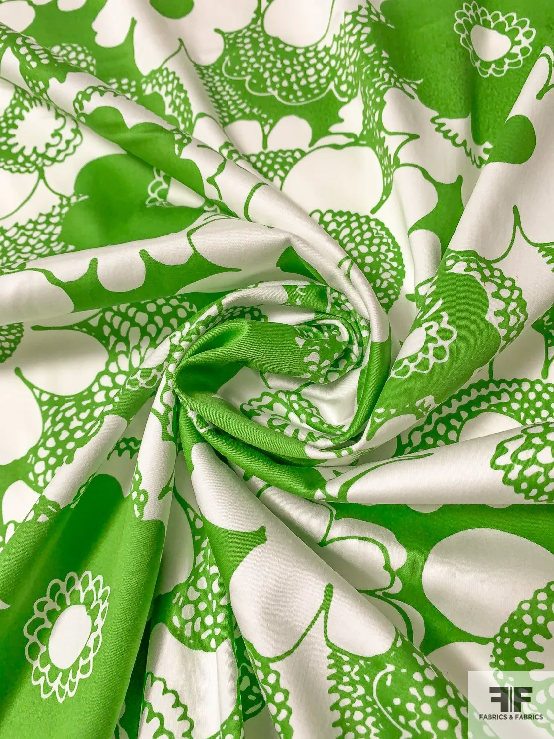 Animated Floral Fine Brushed Stretch Cotton Twill - Shamrock Green / Off-White