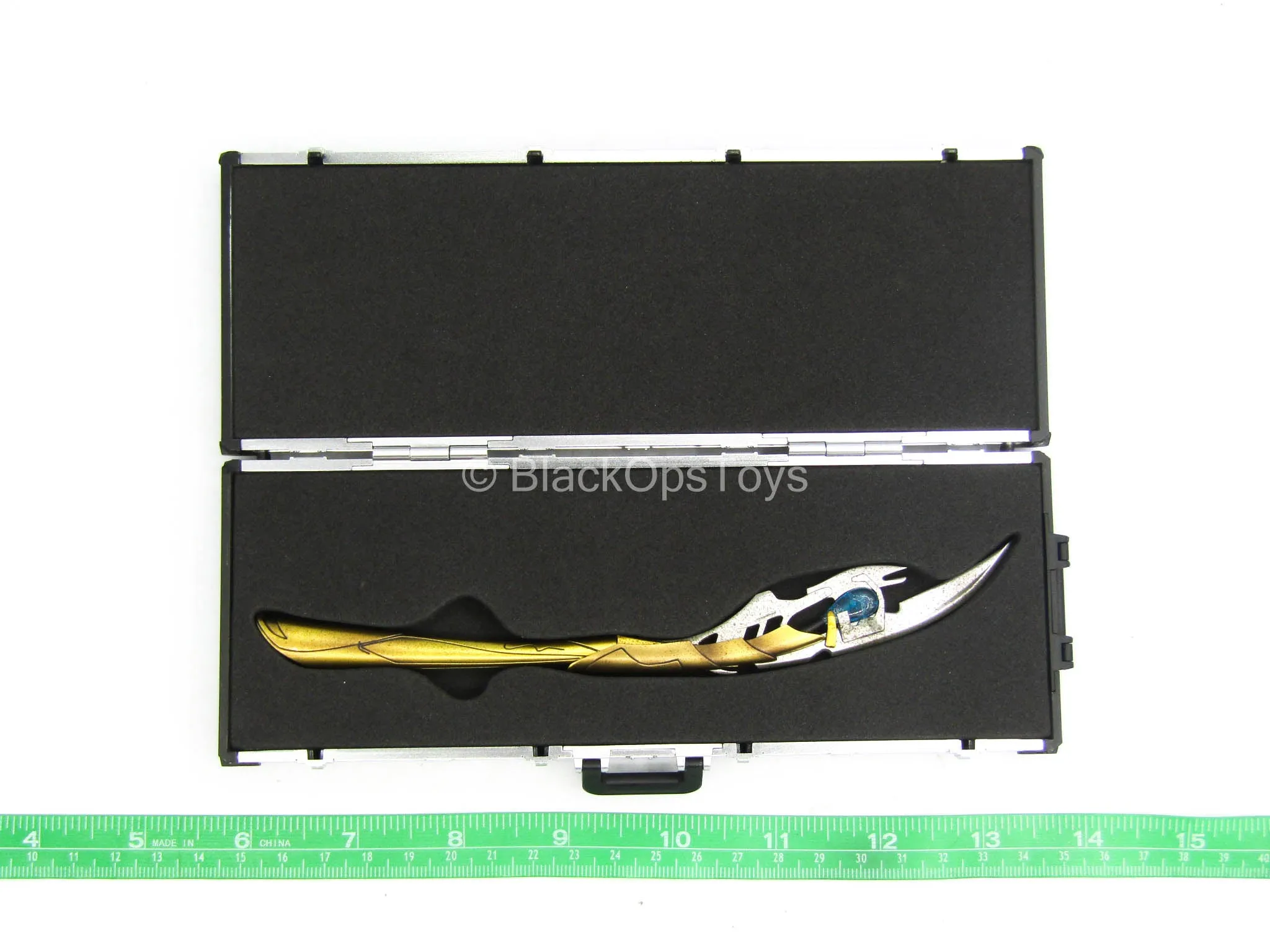 Avengers Endgame - 2012 Cap - Briefcase w/Loki's Scepter