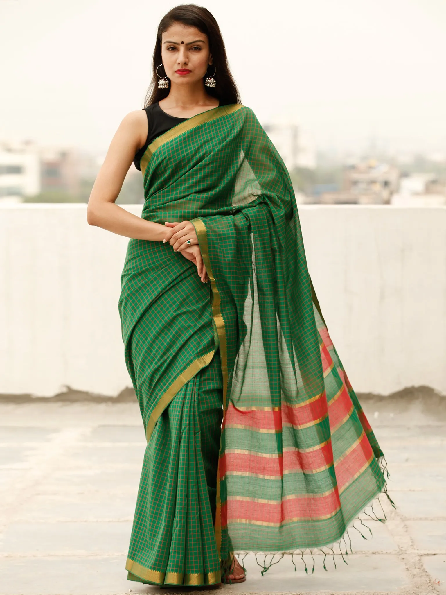 Green Red Handloom Mangalagiri Cotton Saree With Zari Border - S031703867