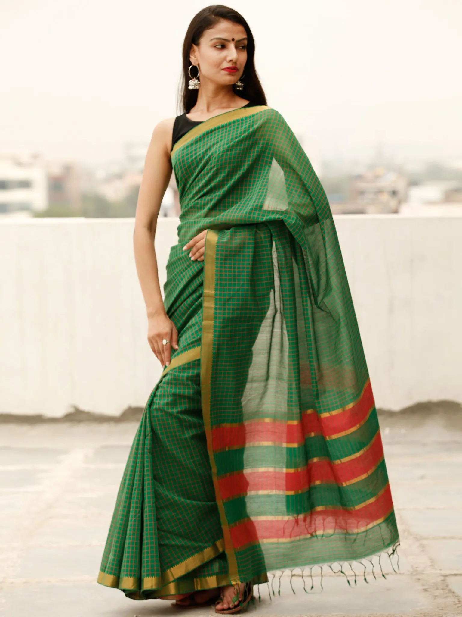 Green Red Handloom Mangalagiri Cotton Saree With Zari Border - S031703867