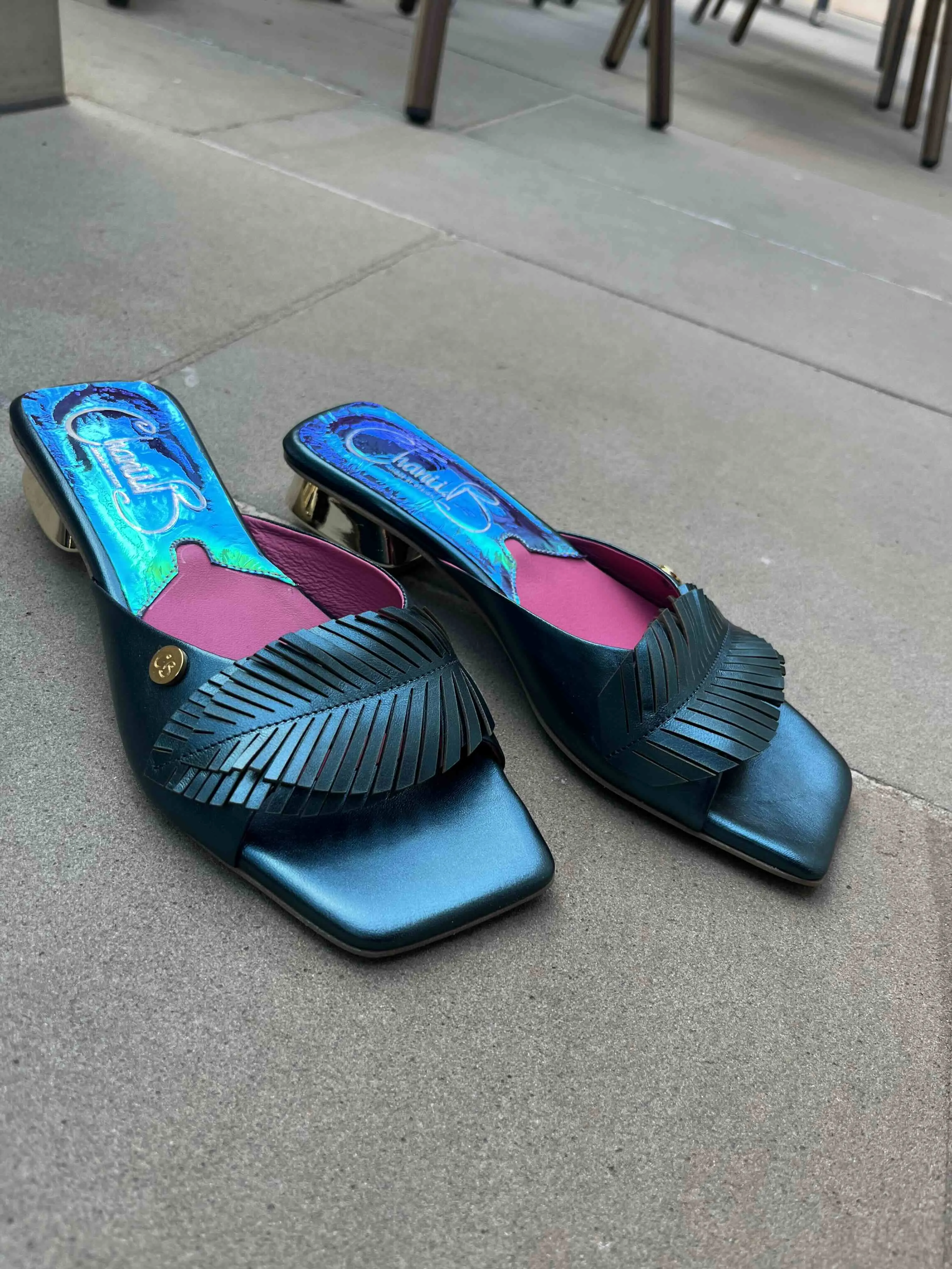 Kiki slide- Aqua metallic slide