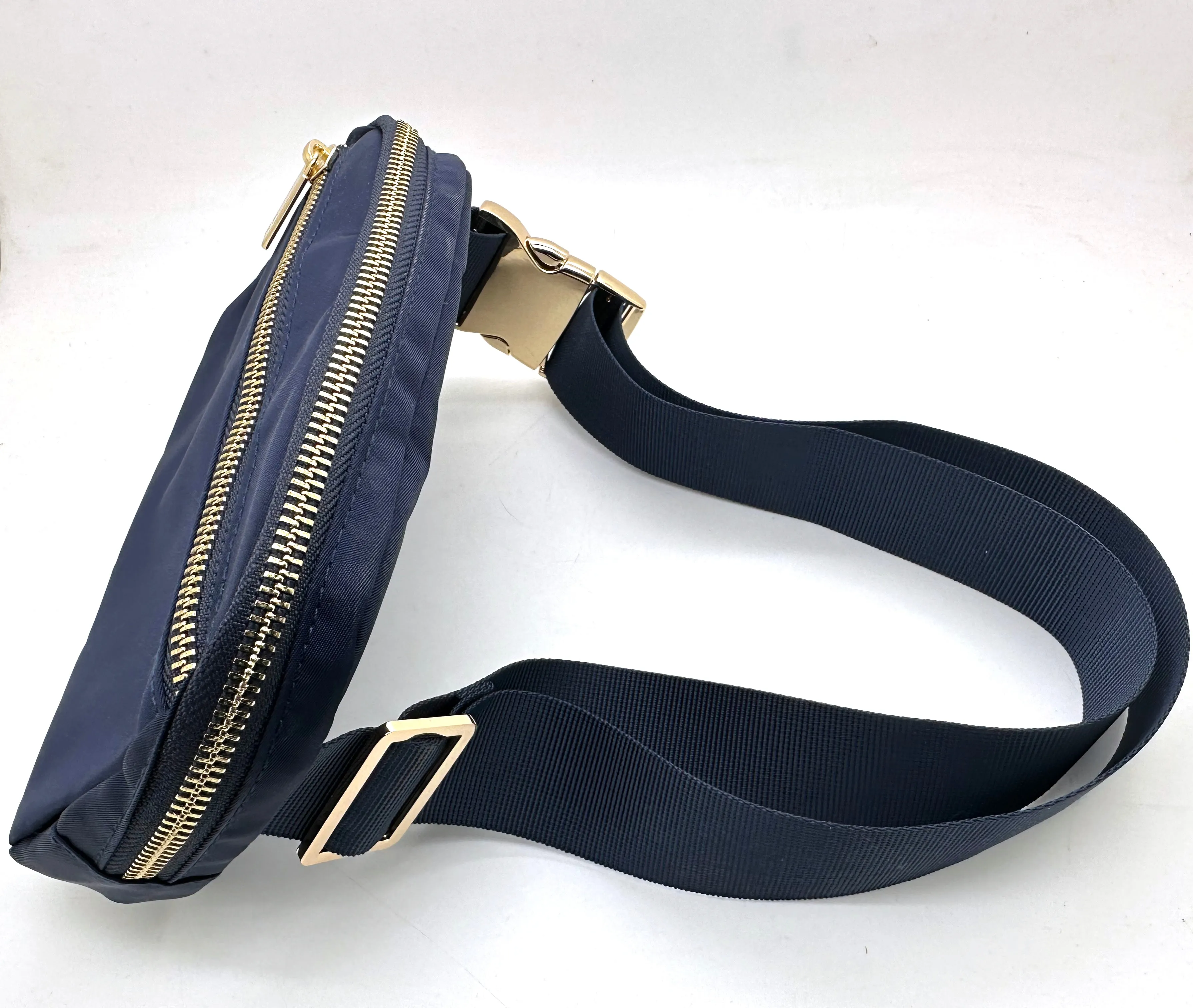 OUTLET "On the Move" bag - Premium Nylon Fanny Pack - Navy