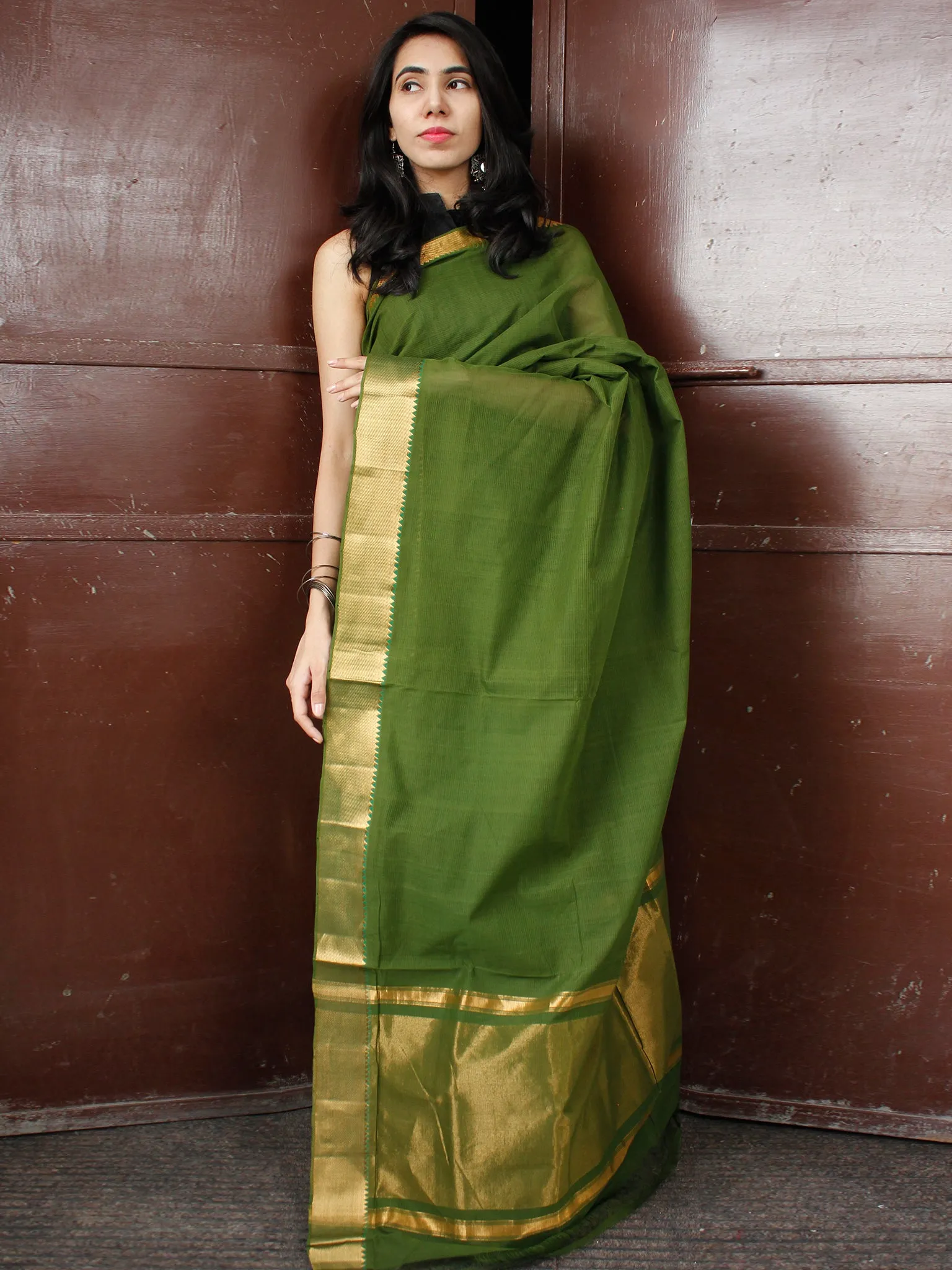 Pine Green Golden Handloom Mangalagiri Cotton Saree With Zari Border - S031703685