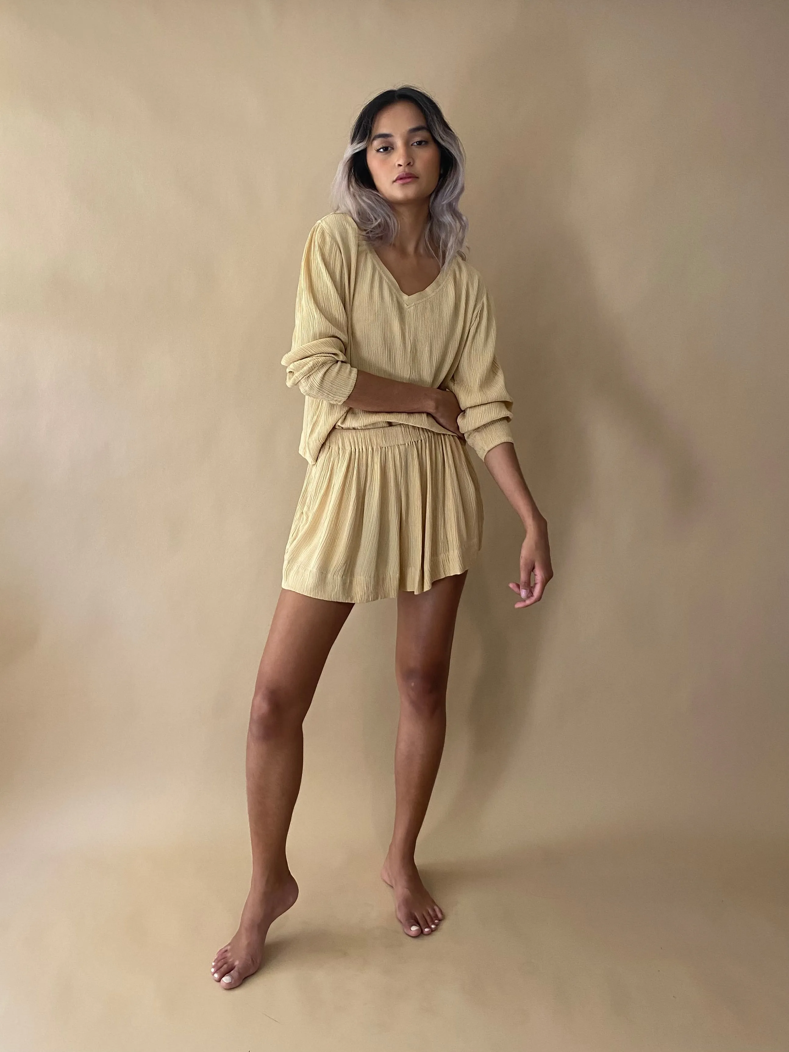 V-neck Tobo Longsleeves and Shorts set