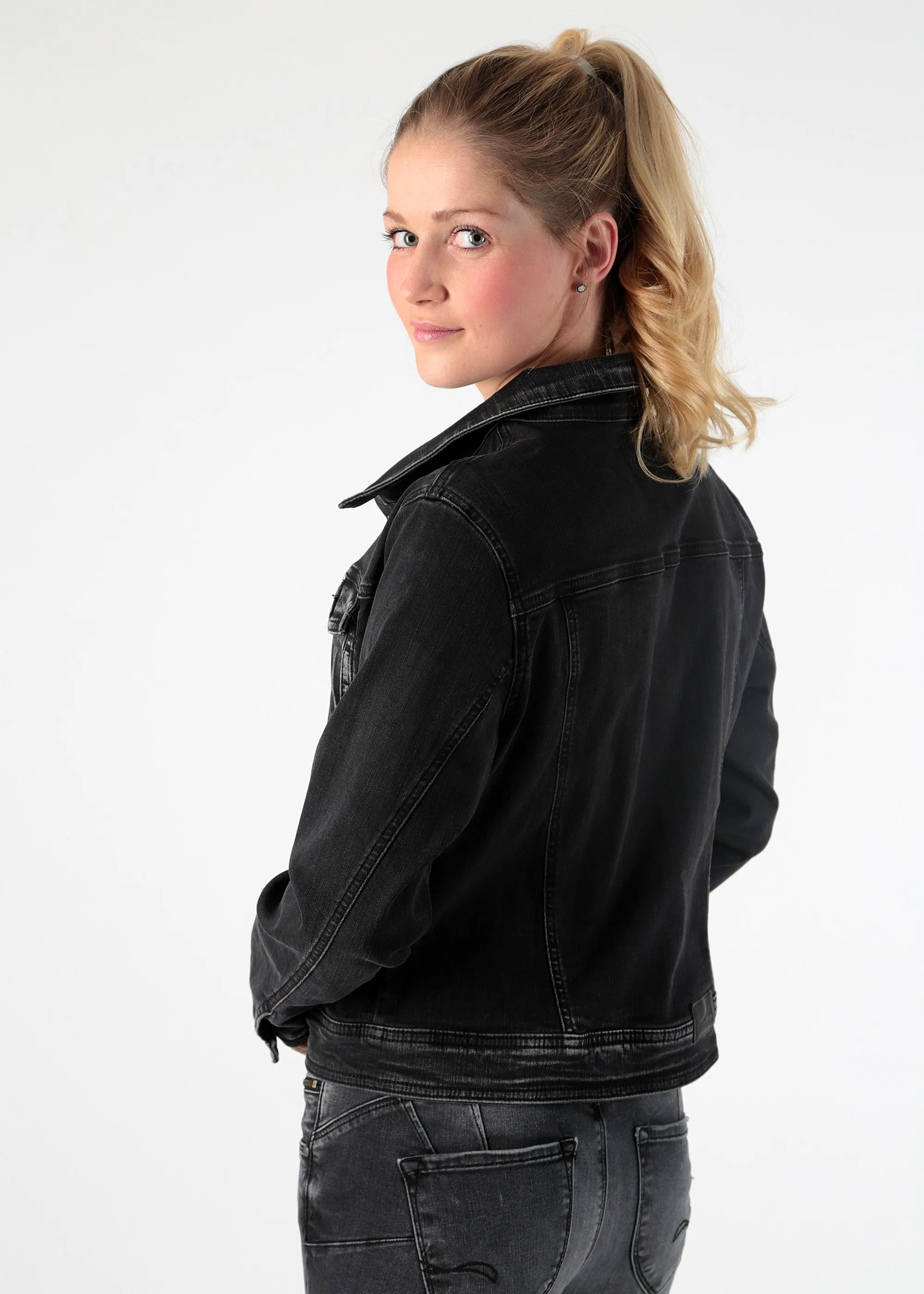 Zwart spijkerjasje | M.O.D. Suzy jeans jacket masaai black