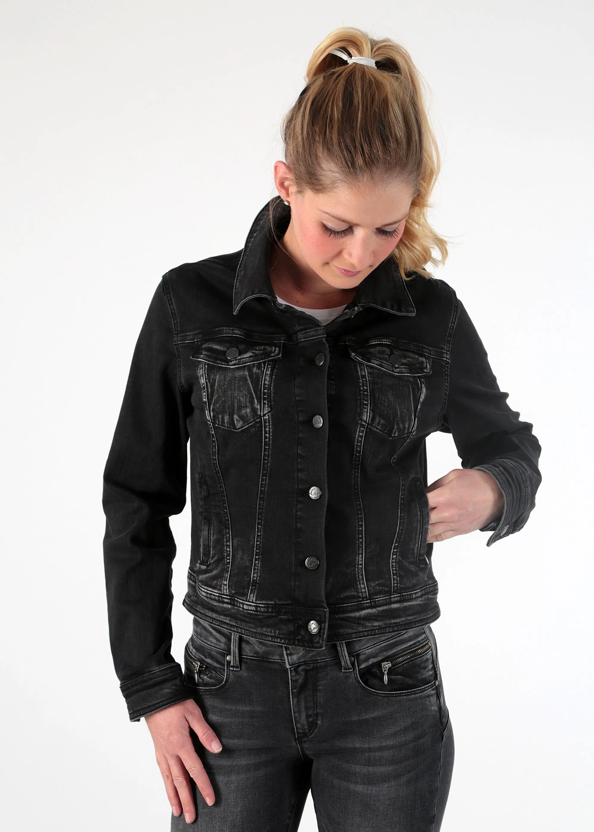 Zwart spijkerjasje | M.O.D. Suzy jeans jacket masaai black